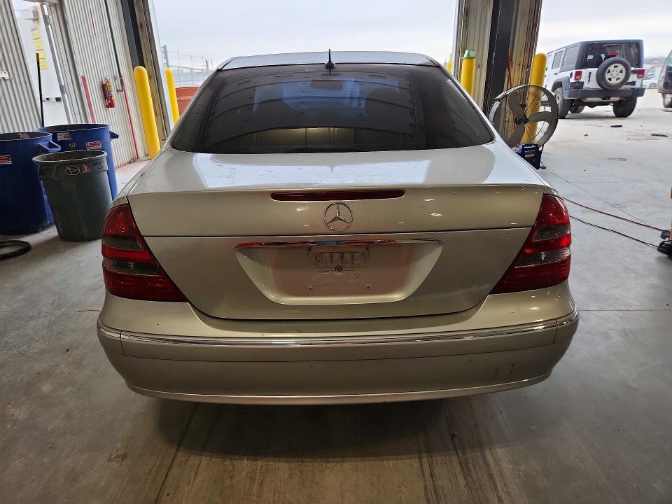 2005 Mercedes-benz E მანქანა იყიდება აუქციონზე, vin: WDBUF26J05A570737, აუქციონის ნომერი: 49941936