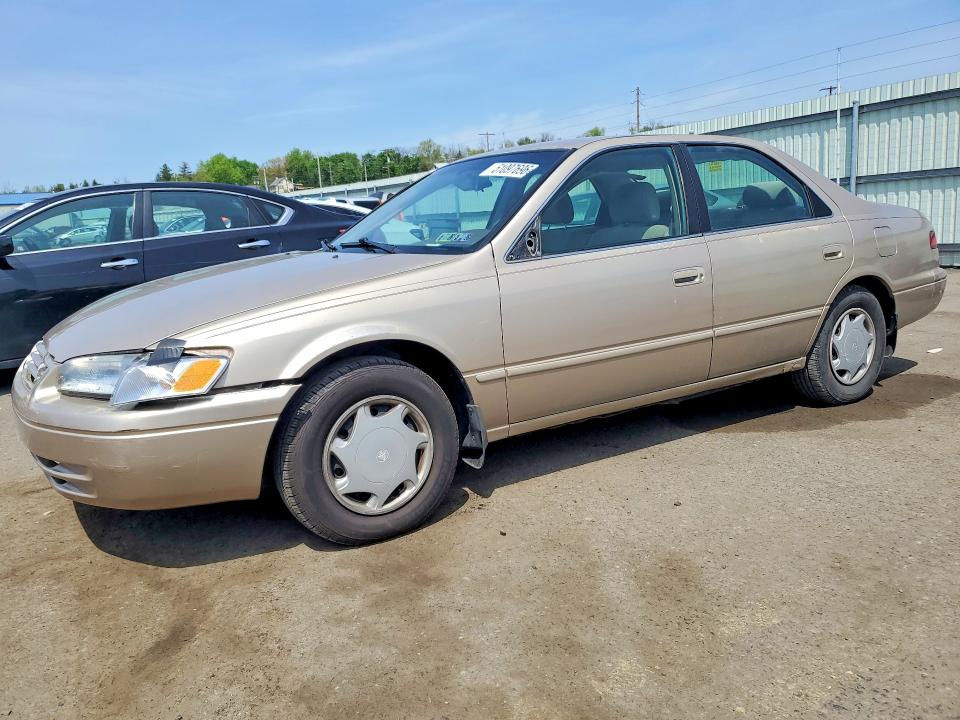 51097696 :رقم المزاد ، 4T1BG22K4XU911509 vin ، 1999 Toyota Camry مزاد بيع
