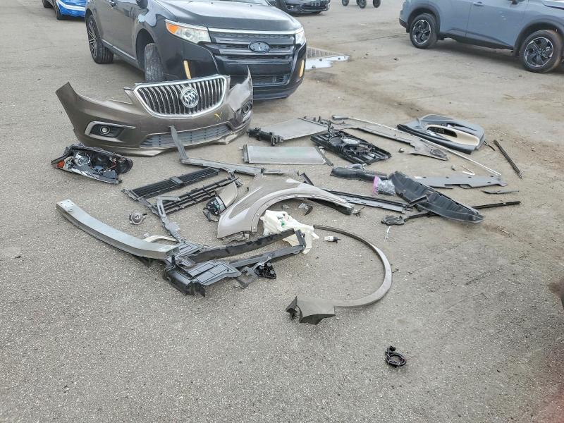 49218946 :رقم المزاد ، LRBFX1SA8JD007207 vin ، 2018 Buick Envision مزاد بيع
