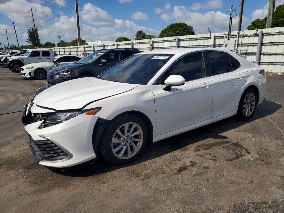 Продажа на аукционе авто 2021 Toyota Camry, vin: 4T1C11AK2MU559625, номер лота: 51497916