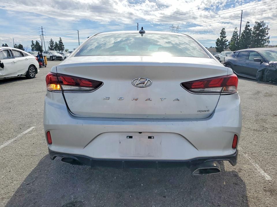 49510056 :رقم المزاد ، 5NPE34AF5JH596590 vin ، 2018 Hyundai Sonata مزاد بيع