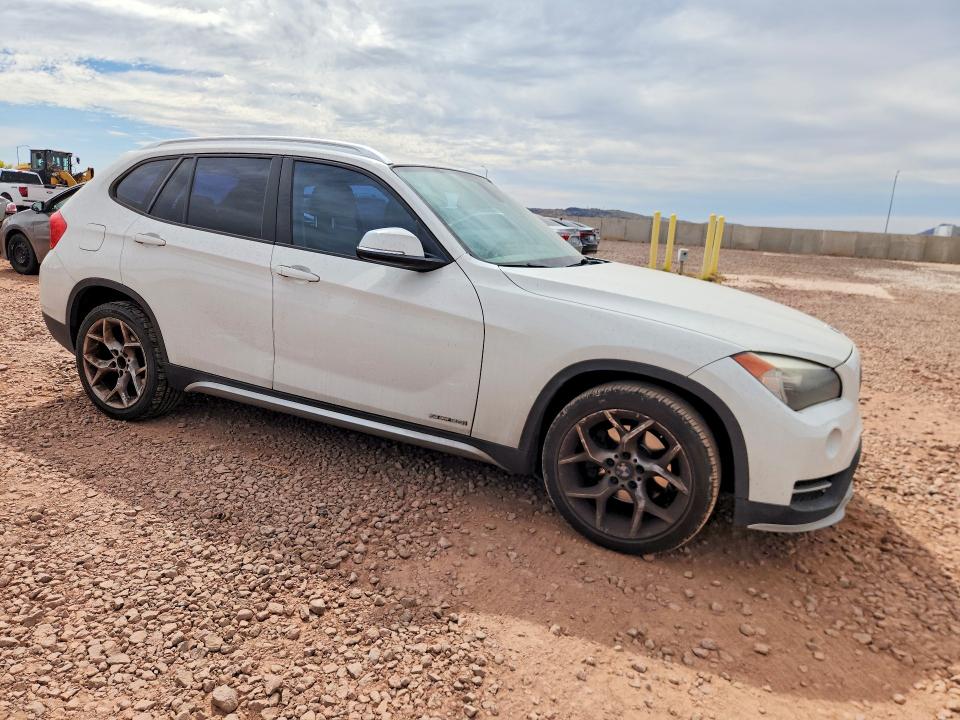 46933096 :رقم المزاد ، WBAVM1C59FVZ94356 vin ، 2015 Bmw X1 مزاد بيع