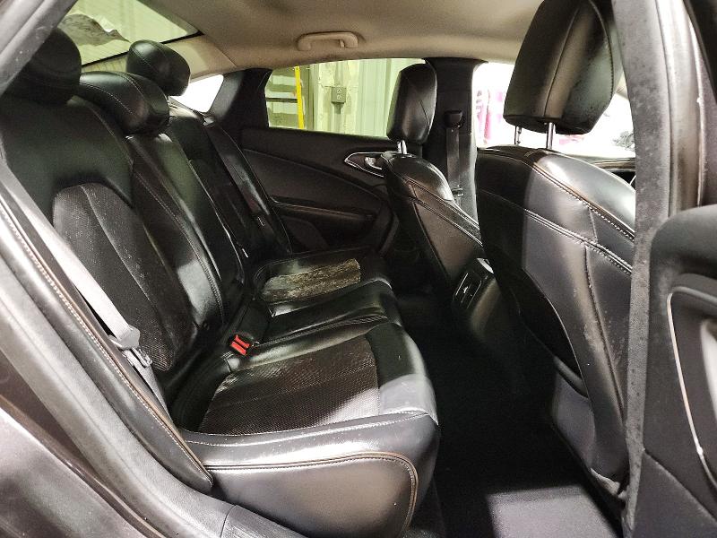 49665776 :رقم المزاد ، 1C3CCCEG4FN512372 vin ، 2015 Chrysler 200 مزاد بيع