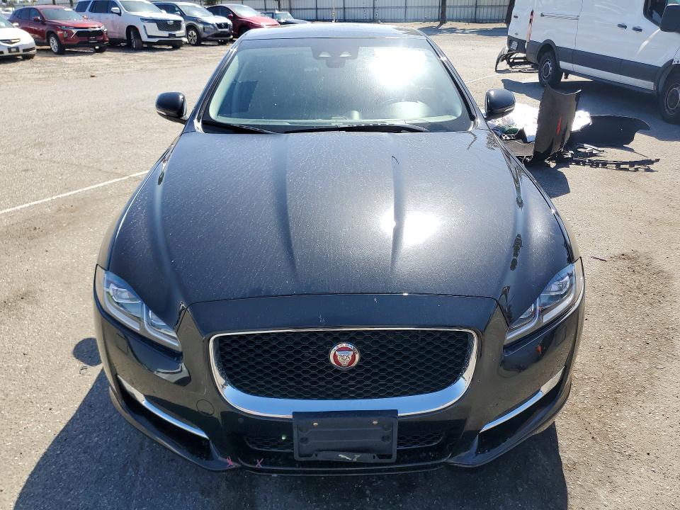 2019 Jaguar Xj მანქანა იყიდება აუქციონზე, vin: SAJWA1C73K8W19543, აუქციონის ნომერი: 51830816