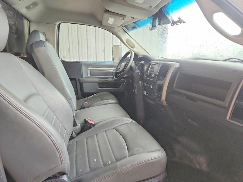 50106216 :رقم المزاد ، 3C7WRNDL0FG569472 vin ، 2015 Ram 5500 مزاد بيع