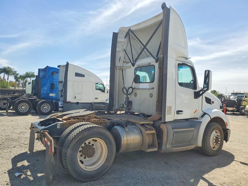 Продажа на аукционе авто 2017 Peterbilt 579, vin: 1XPBA48X4HD428641, номер лота: 46211726