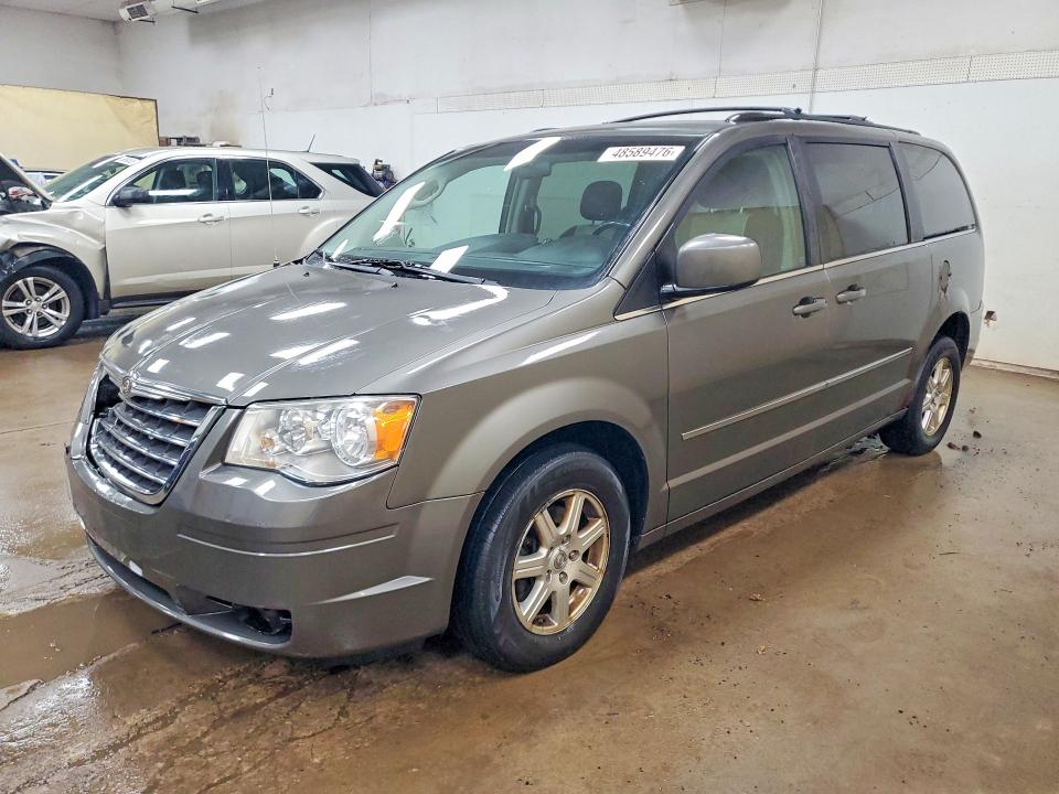 48589476 :رقم المزاد ، 2A4RR8DXXAR320947 vin ، 2010 Chrysler Town & Country مزاد بيع