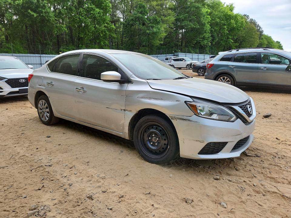 49579716 :رقم المزاد ، 3N1AB7AP2JY297818 vin ، 2018 Nissan Sentra مزاد بيع