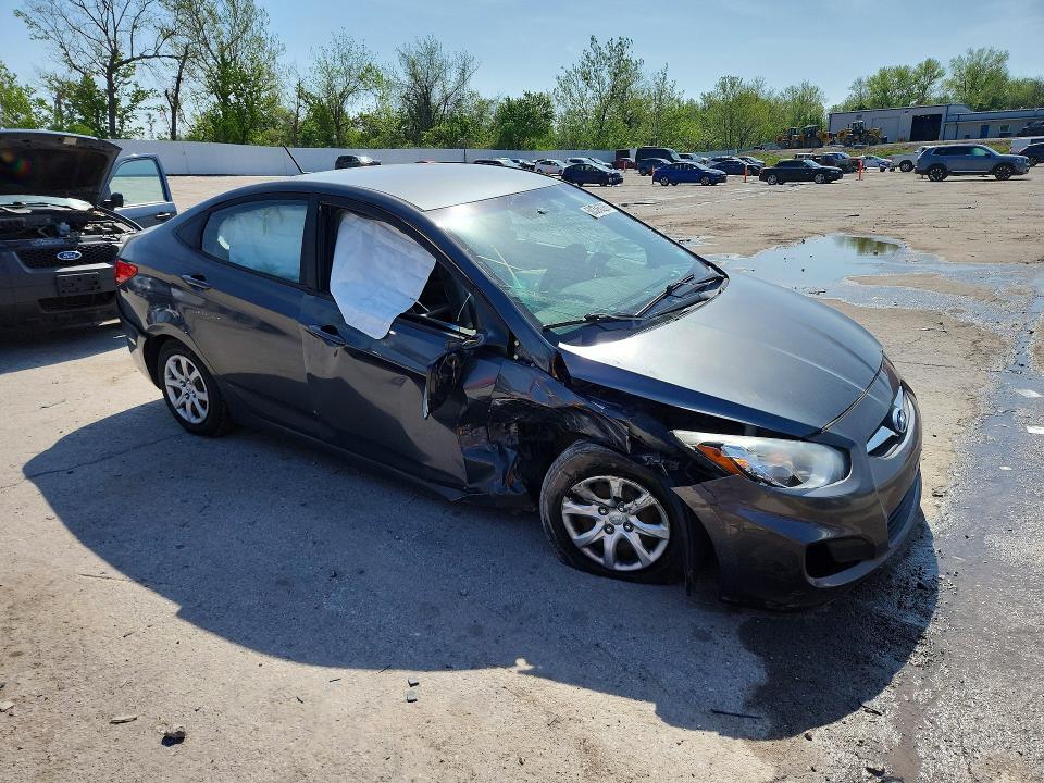 2013 Hyundai Accent მანქანა იყიდება აუქციონზე, vin: KMHCT4AE4DU375549, აუქციონის ნომერი: 50325786
