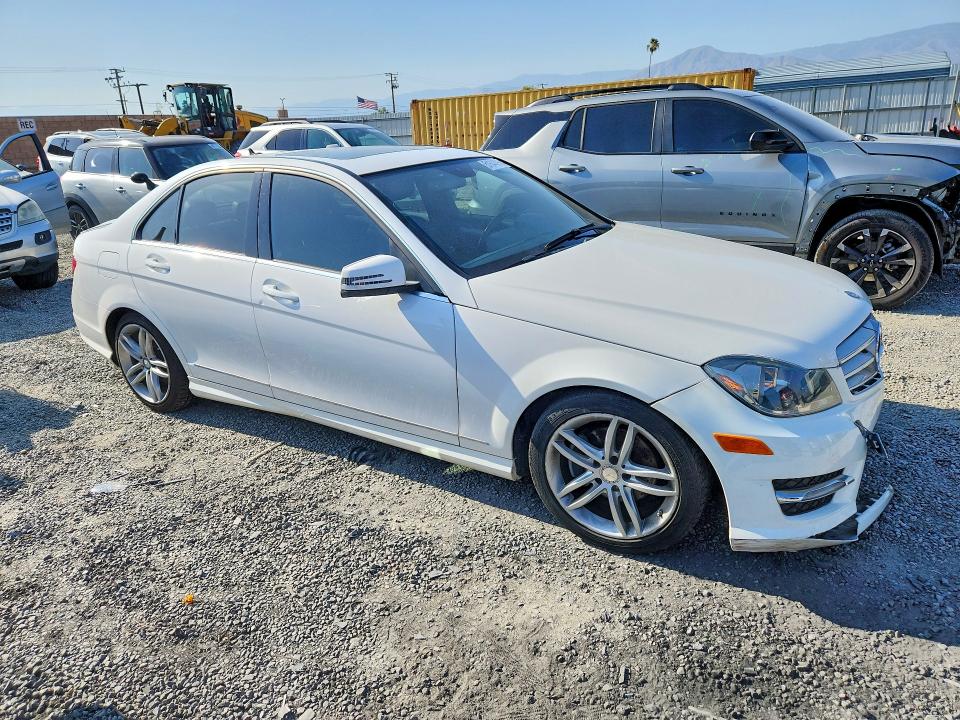 Продаж на аукціоні авто 2013 Mercedes-benz C, vin: WDDGF4HB3DR274679, номер лоту: 51644096