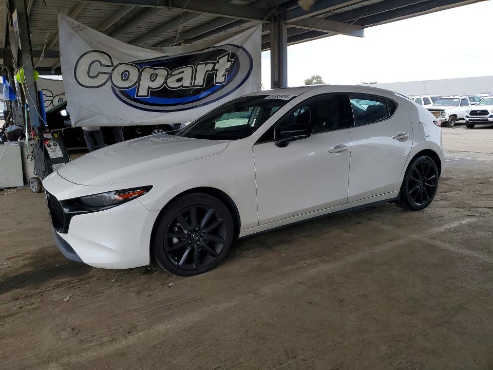 Продажа на аукционе авто 2023 Mazda 3, vin: JM1BPBJY0P1620162, номер лота: 49686906