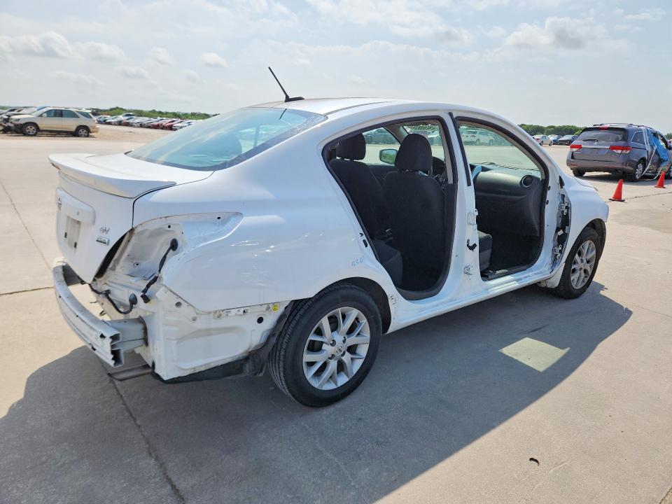 49498686 :رقم المزاد ، 3N1CN7AP3KL819581 vin ، 2019 Nissan Versa مزاد بيع