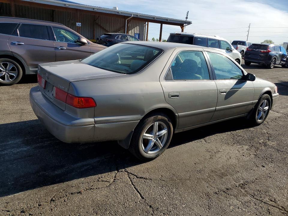 2001 Toyota Camry მანქანა იყიდება აუქციონზე, vin: 4T1BG22K11U081529, აუქციონის ნომერი: 49138646