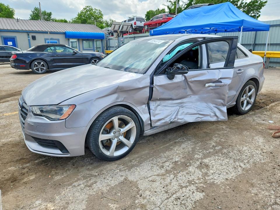 Продажа на аукционе авто 2015 Audi A3, vin: WAUACGFF7F1059983, номер лота: 50943316