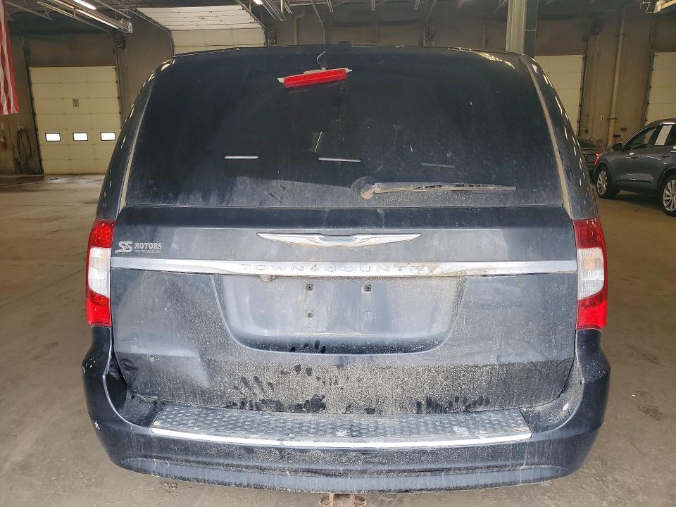 49757996 :رقم المزاد ، 2A4RR8DG6BR656404 vin ، 2011 Chrysler Town & Country مزاد بيع