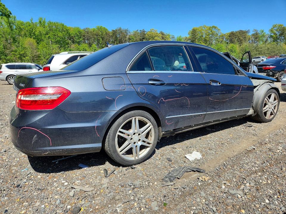 50319106 :رقم المزاد ، WDDHF8HB5AA054210 vin ، 2010 Mercedes-benz E مزاد بيع