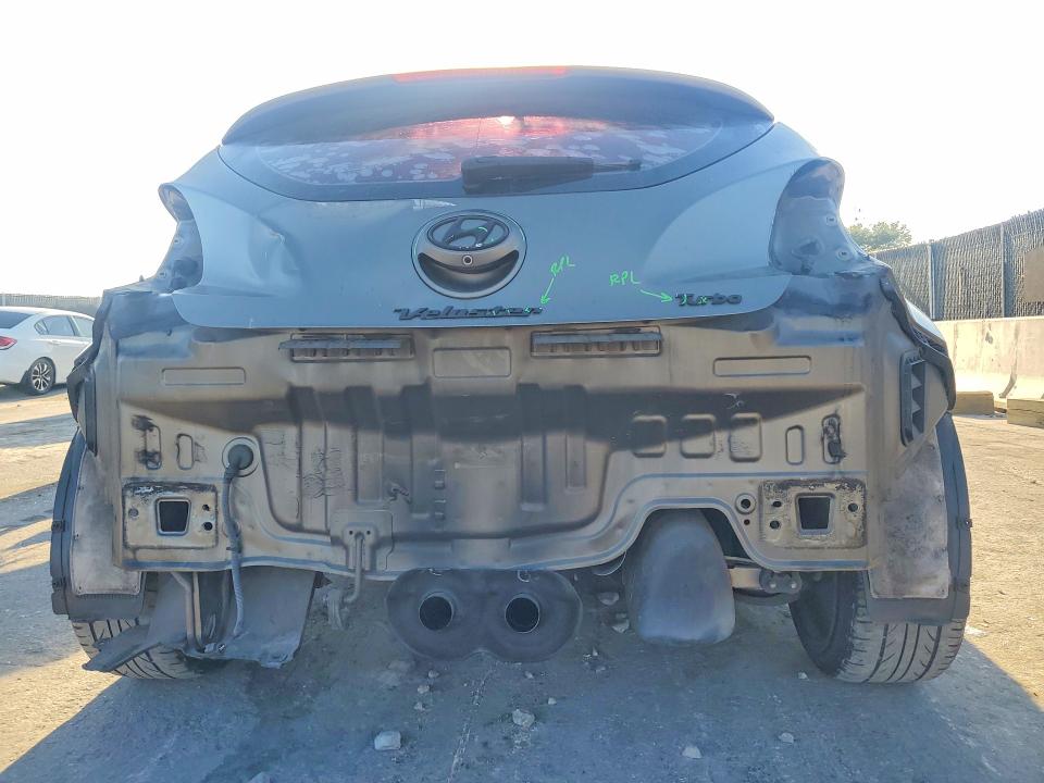 2015 Hyundai Veloster მანქანა იყიდება აუქციონზე, vin: KMHTC6AE1FU238129, აუქციონის ნომერი: 51064406