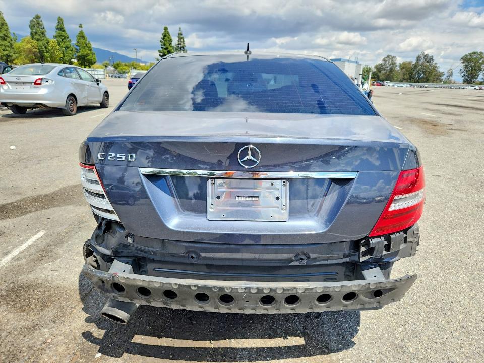 48931976 :رقم المزاد ، WDDGF4HBXER315777 vin ، 2014 Mercedes-benz C مزاد بيع