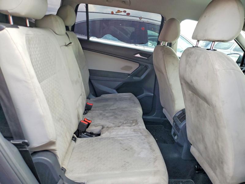 51300626 :رقم المزاد ، 3VV1B7AX0JM124353 vin ، 2018 Volkswagen Tiguan مزاد بيع
