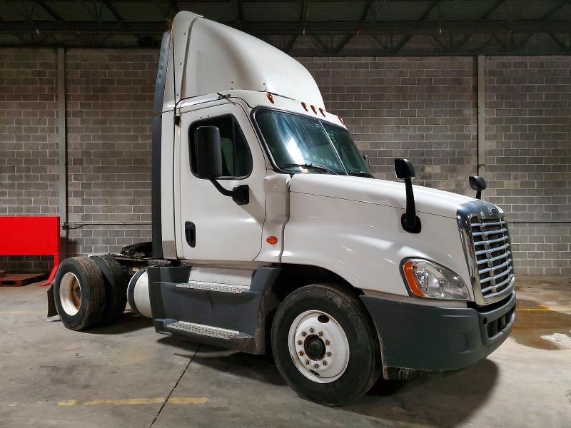 Продажа на аукционе авто 2016 Freightliner Cascadia 125, vin: 1FUBGEDV8GLHC5711, номер лота: 46205946