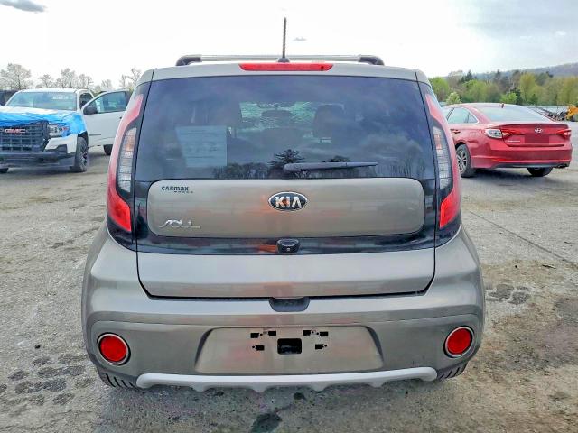 49900546 :رقم المزاد ، KNDJP3A58J7505806 vin ، 2018 Kia Soul مزاد بيع