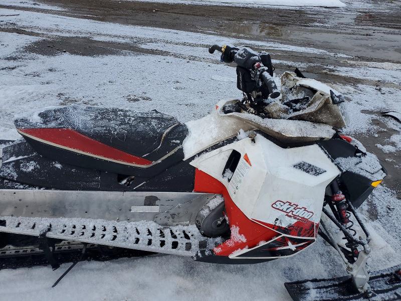 47528786 :رقم المزاد ، 2BPSBSAA8AV000204 vin ، 2010 Skid Renegade X 800r Rer مزاد بيع