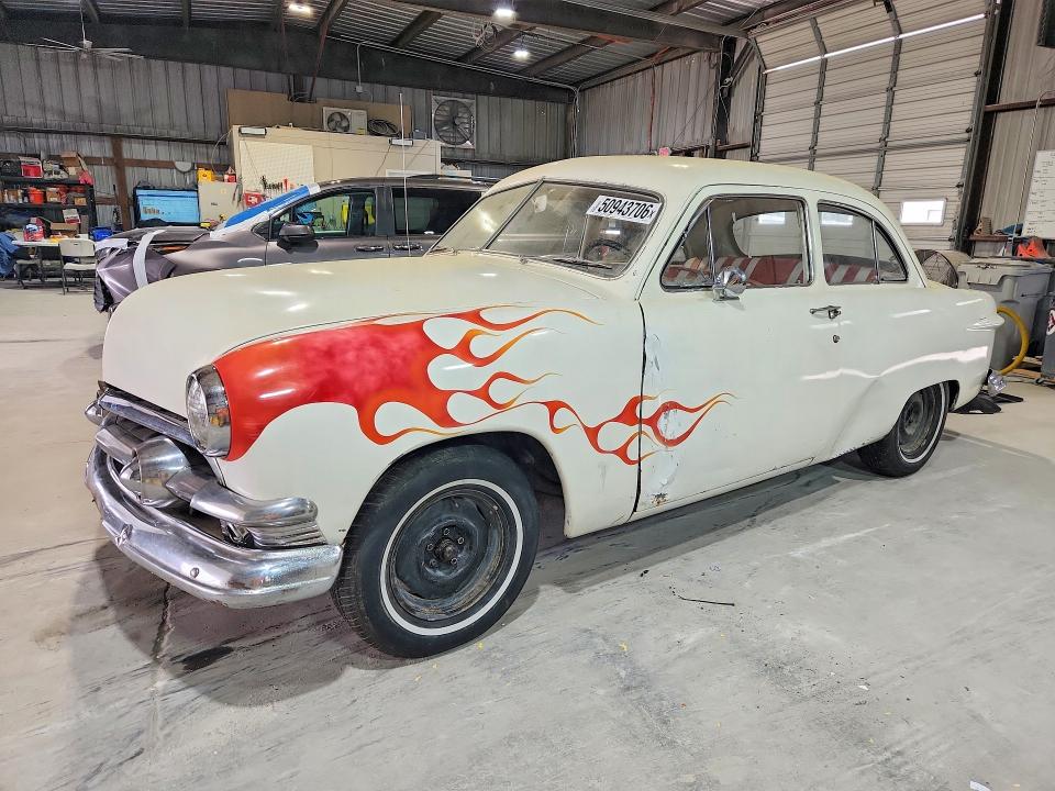 1951 Ford Custom Deluxe მანქანა იყიდება აუქციონზე, vin: B1ST107970, აუქციონის ნომერი: 50943706