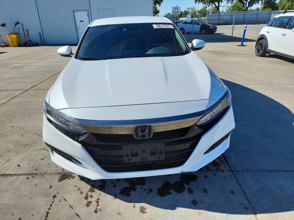 2018 Honda Accord მანქანა იყიდება აუქციონზე, vin: 1HGCV1F32JA120353, აუქციონის ნომერი: 51443446