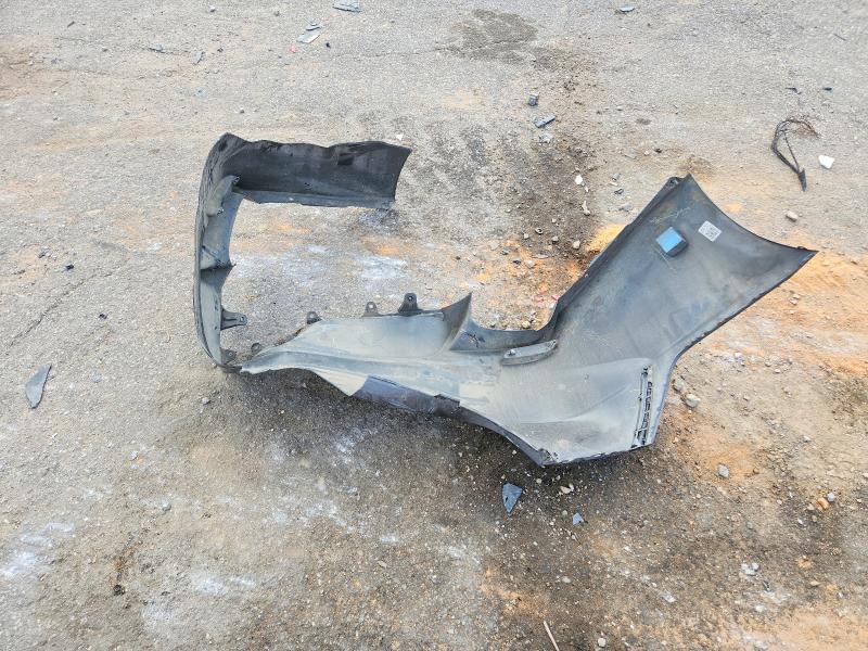 49101256 :رقم المزاد ، 4T1B11HK8JU563532 vin ، 2018 Toyota Camry مزاد بيع