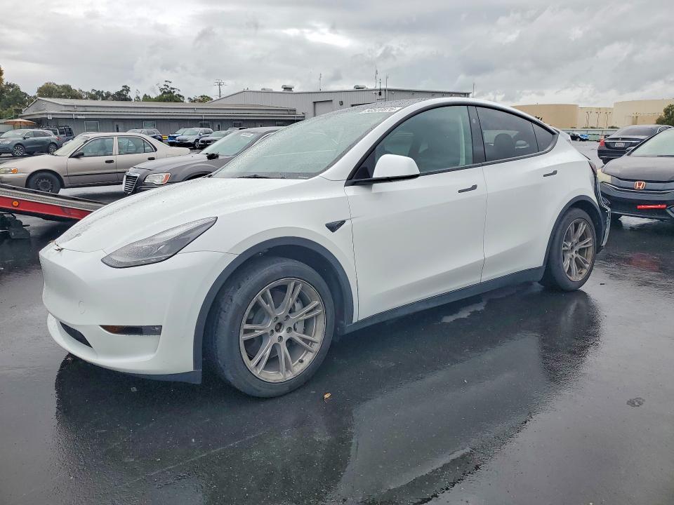 50520876 :رقم المزاد ، 7SAYGDEE9PF839377 vin ، 2023 Tesla Model Y مزاد بيع