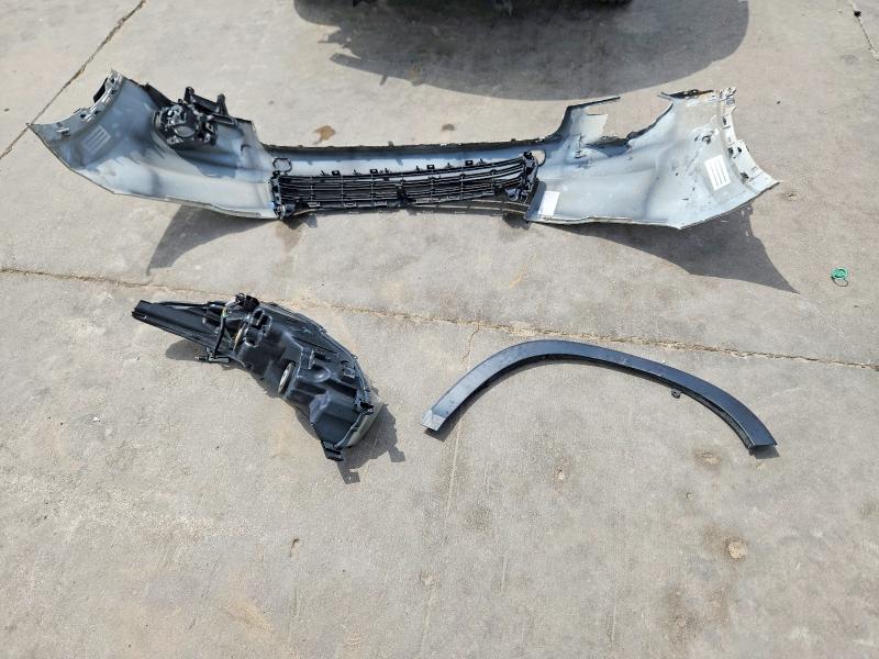 51330696 :رقم المزاد ، 5TDKKRFH9FS068016 vin ، 2015 Toyota Highlander مزاد بيع