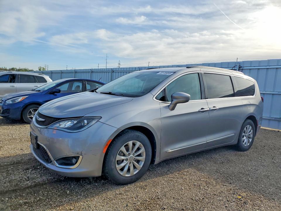 50133056 :رقم المزاد ، 2C4RC1BG2HR770670 vin ، 2017 Chrysler Pacifica مزاد بيع