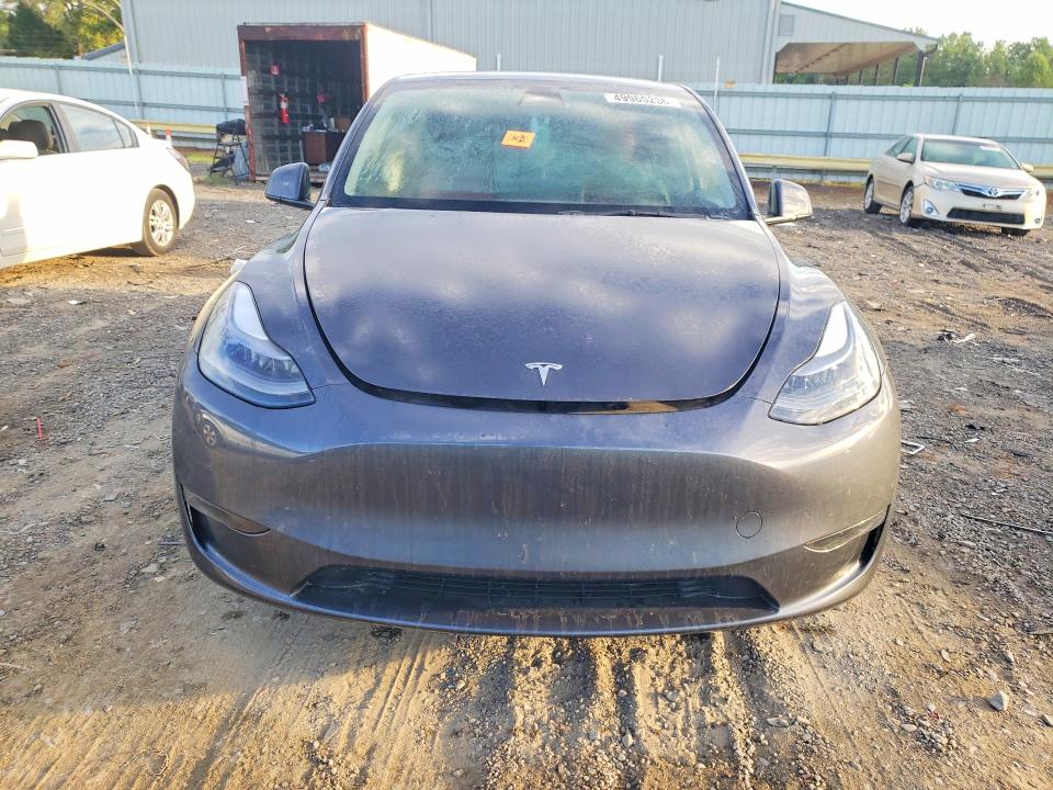 49965236 :رقم المزاد ، 7SAYGAEE5PF606224 vin ، 2023 Tesla Model Y مزاد بيع