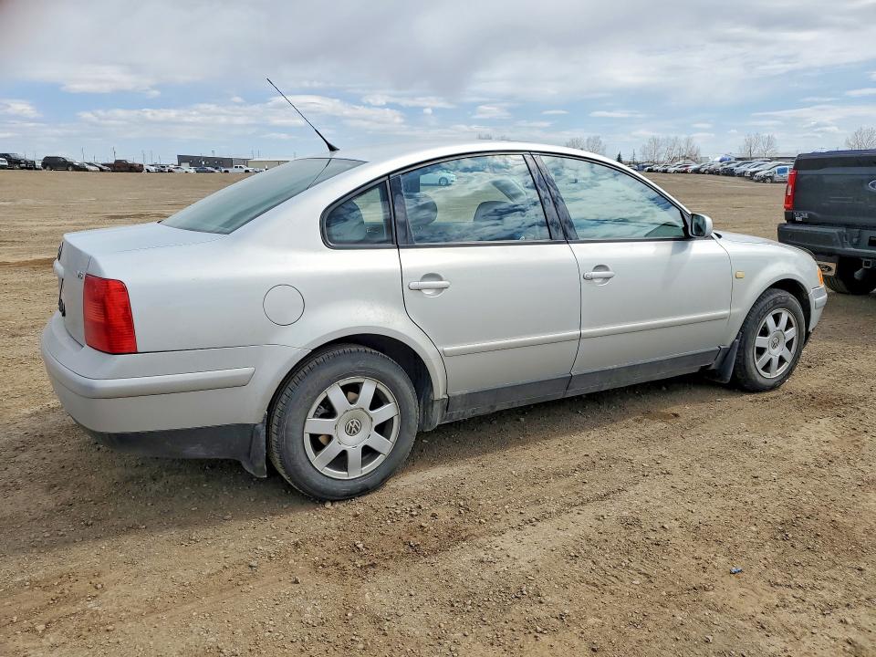 1999 Volkswagen Passat მანქანა იყიდება აუქციონზე, vin: WVWAD63B5XE321862, აუქციონის ნომერი: 51871296