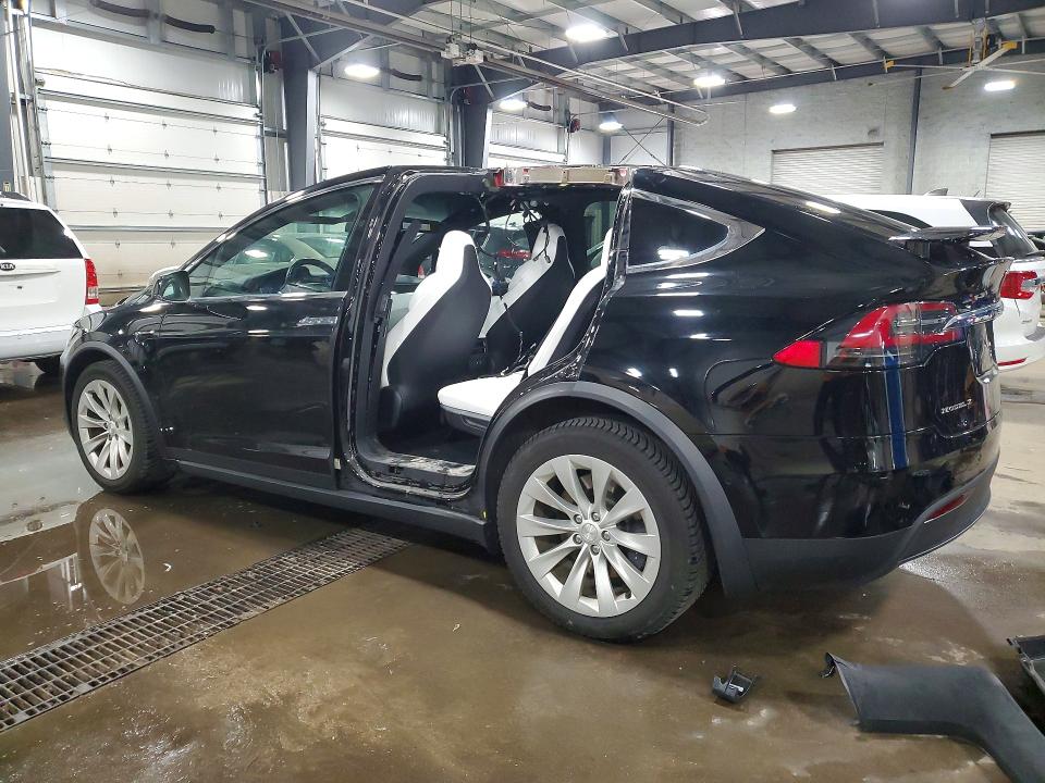 Продажа на аукционе авто 2018 Tesla Model X, vin: 5YJXCDE25JF110956, номер лота: 49654826