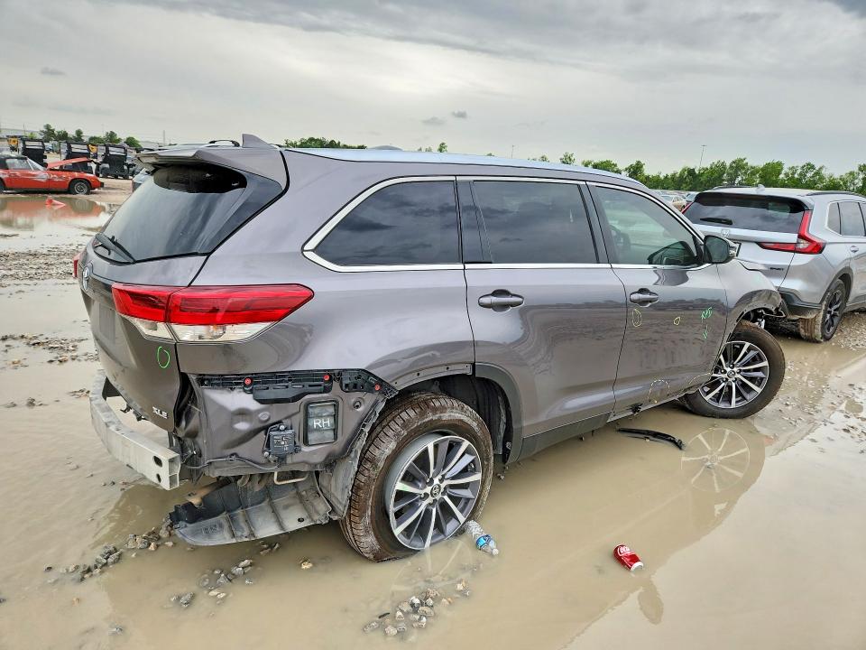 2019 Toyota Highlander მანქანა იყიდება აუქციონზე, vin: 5TDKZRFH3KS569537, აუქციონის ნომერი: 50248226