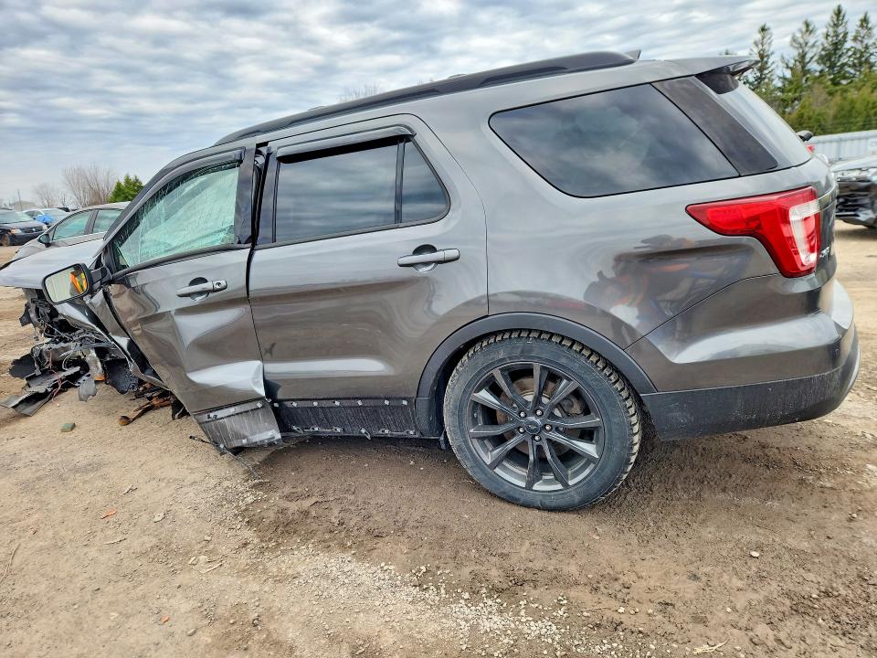 50800906 :رقم المزاد ، 1FM5K8D86HGA05099 vin ، 2017 Ford Explorer مزاد بيع