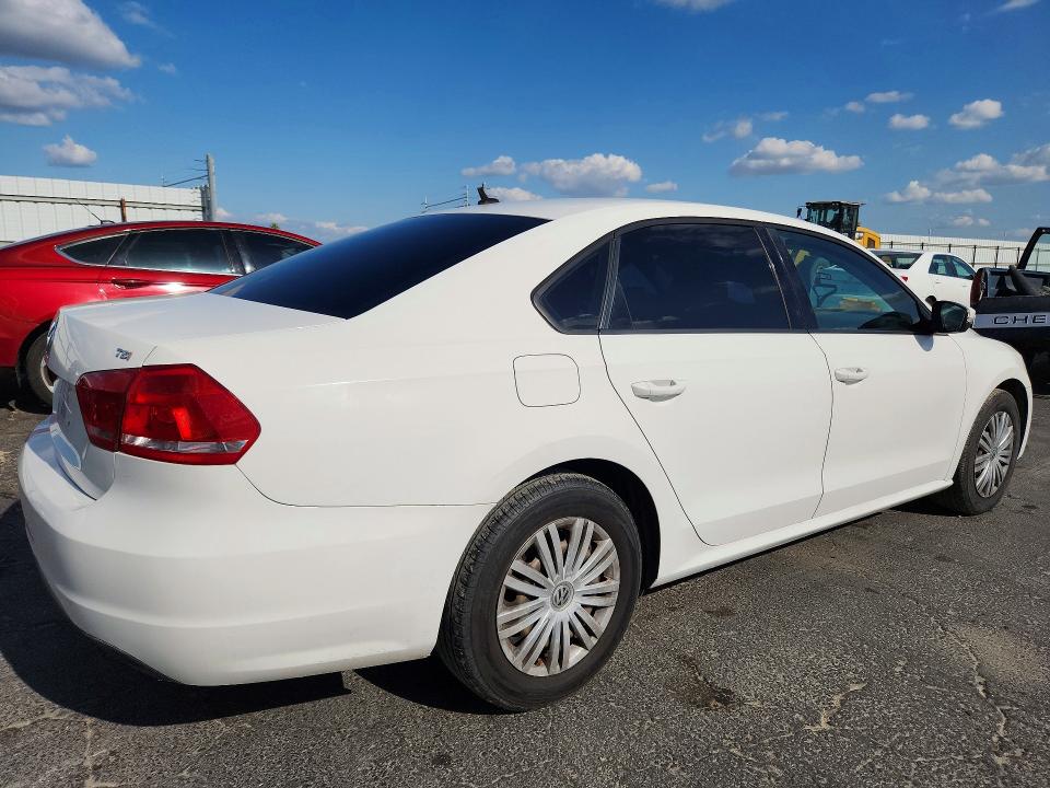 2015 Volkswagen Passat მანქანა იყიდება აუქციონზე, vin: 1VWAT7A36FC077263, აუქციონის ნომერი: 51443626