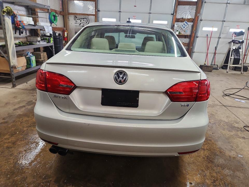 Продаж на аукціоні авто 2011 Volkswagen Jetta, vin: 3VW3L7AJ7BM072184, номер лоту: 48575526