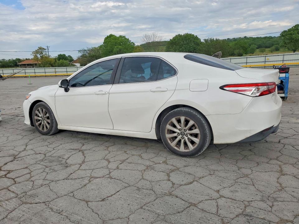 2018 Toyota Camry მანქანა იყიდება აუქციონზე, vin: 4T1B11HK7JU663363, აუქციონის ნომერი: 49599126