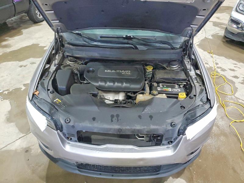 48596036 :رقم المزاد ، 1C4PJMCB5KD103006 vin ، 2019 Jeep Cherokee مزاد بيع