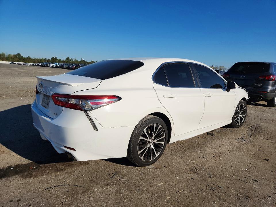 2018 Toyota Camry მანქანა იყიდება აუქციონზე, vin: 4T1B11HK2JU108160, აუქციონის ნომერი: 49158026