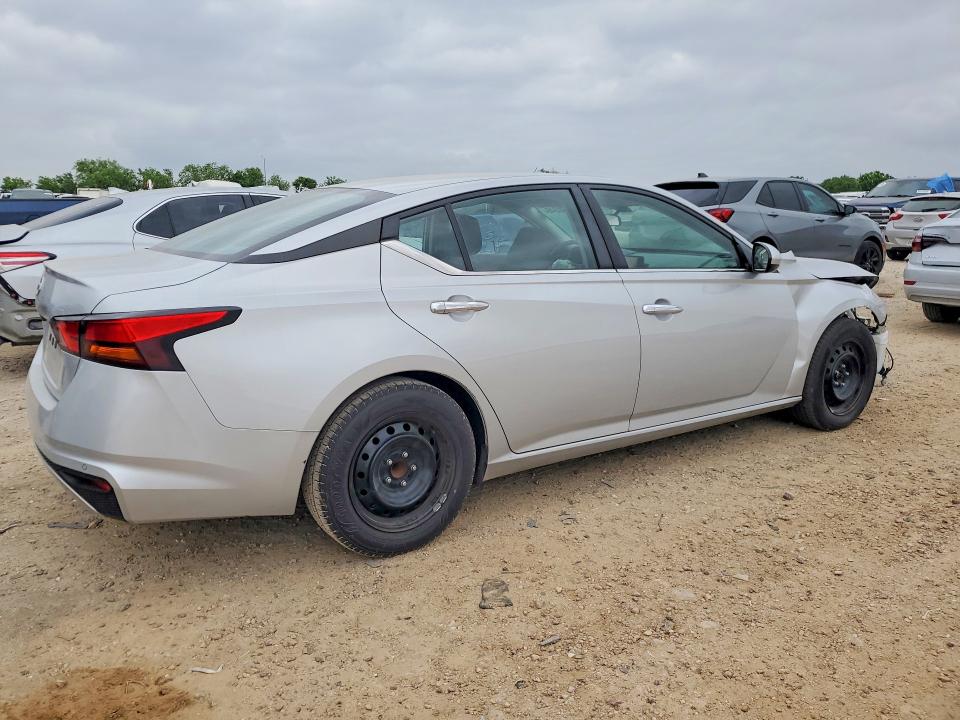 50449946 :رقم المزاد ، 1N4BL4BV2NN368938 vin ، 2022 Nissan Altima مزاد بيع