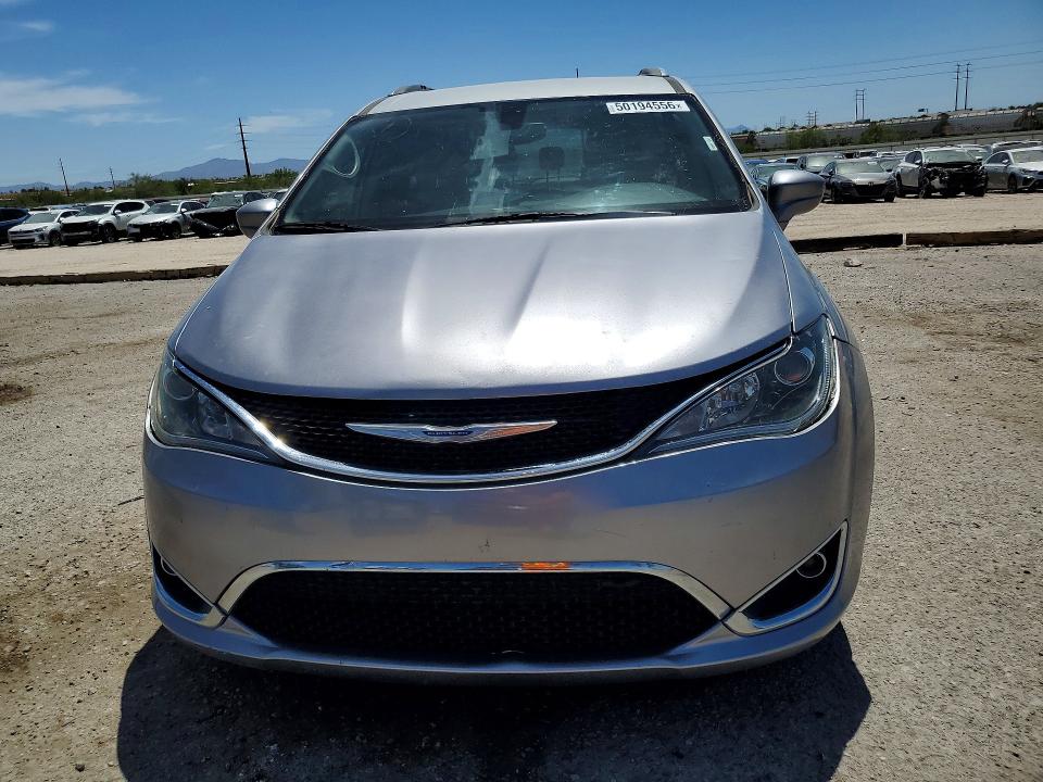 50194556 :رقم المزاد ، 2C4RC1BG1KR609136 vin ، 2019 Chrysler Pacifica مزاد بيع