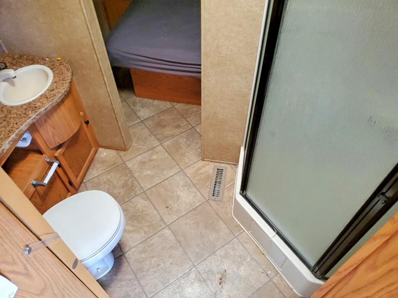 Продажа на аукционе авто 2011 Heartland Trailrunne, vin: 5SFEB3328BE220326, номер лота: 49891236