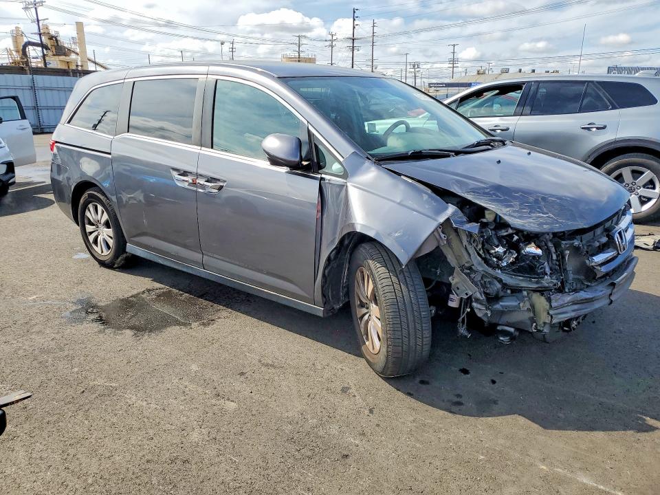 47142156 :رقم المزاد ، 5FNRL5H36GB131939 vin ، 2016 Honda Odyssey مزاد بيع