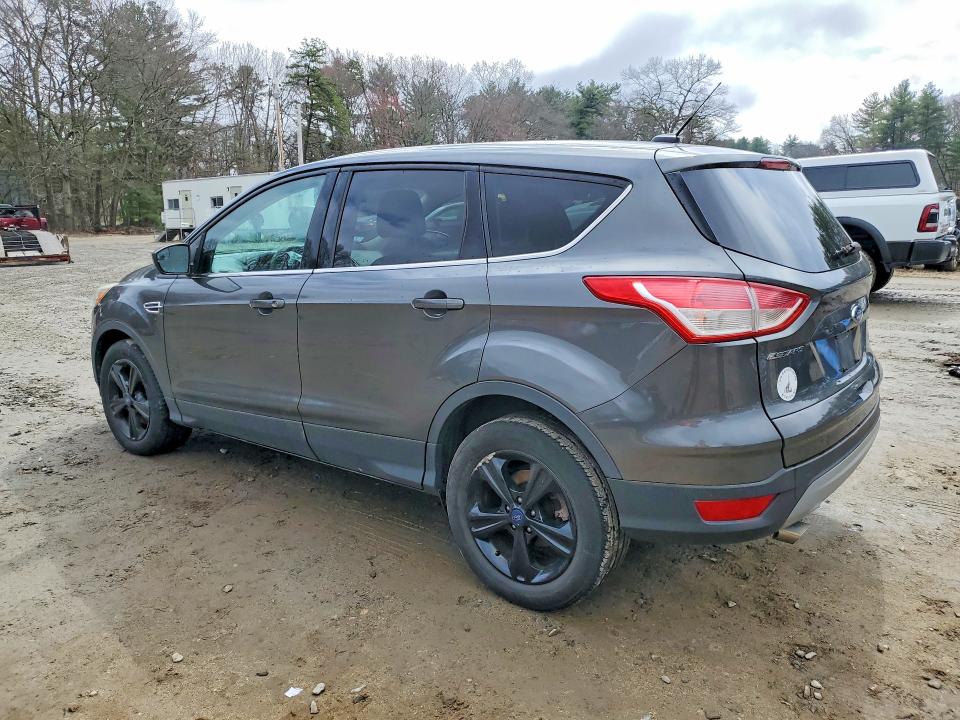 2015 Ford Escape მანქანა იყიდება აუქციონზე, vin: 1FMCU9GXXFUB78570, აუქციონის ნომერი: 49175576