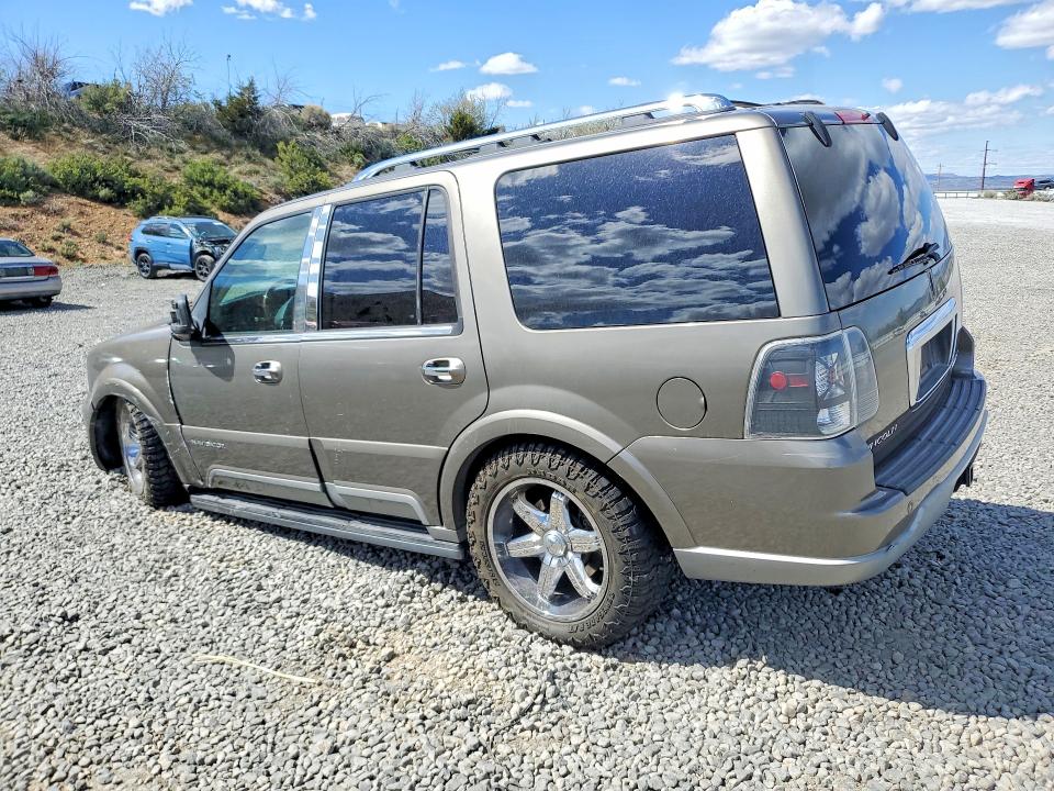 Продажа на аукционе авто 2003 Lincoln Navigator, vin: 5LMFU27R73LJ28505, номер лота: 51689426