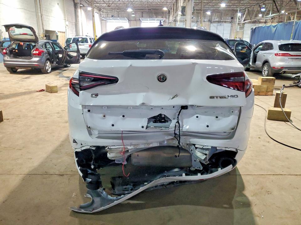 50157906 :رقم المزاد ، ZASPAKBN4P7D57013 vin ، 2023 Alfa Romeo Stelvio مزاد بيع