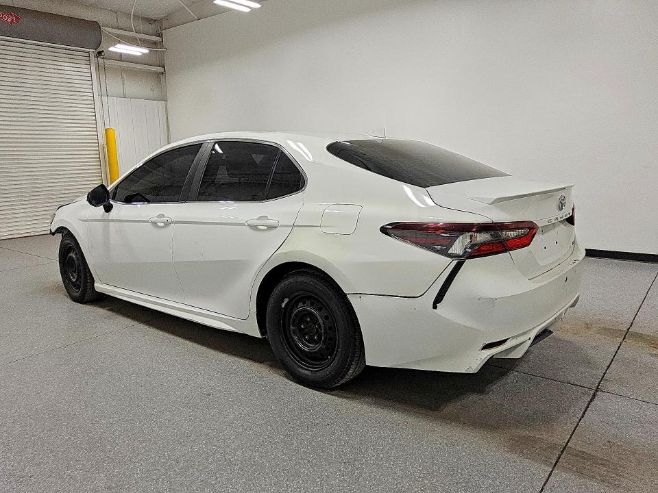 50723236 :رقم المزاد ، 4T1G11AK0MU543957 vin ، 2021 Toyota Camry مزاد بيع